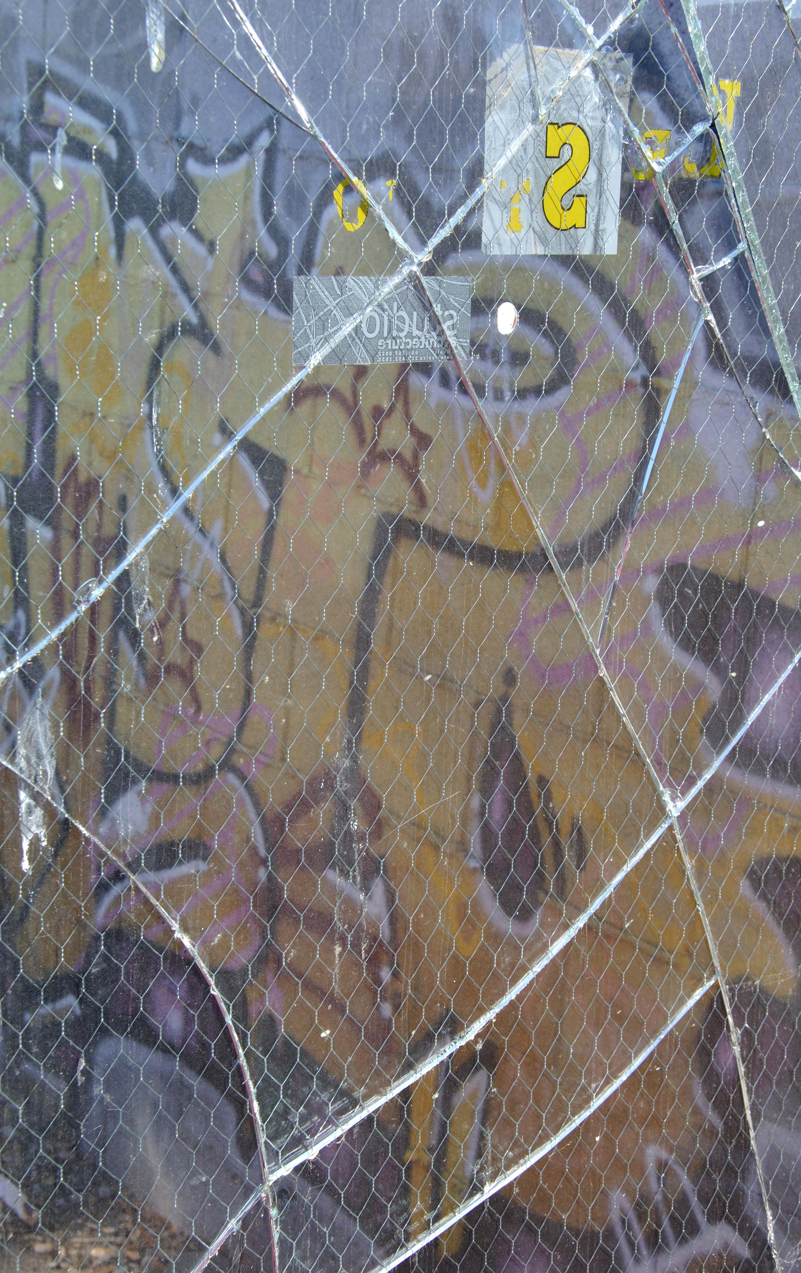 2011-phx-cracked-glass-graff-no-1
